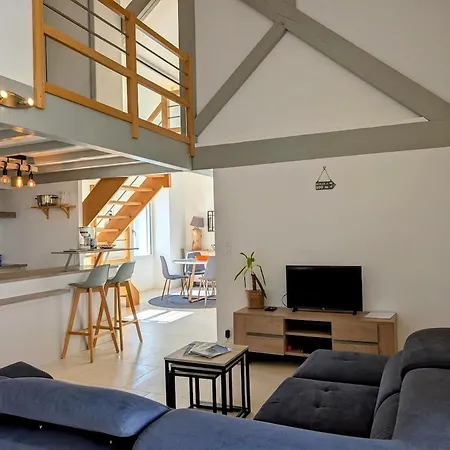 Elegante Maison De Apartment